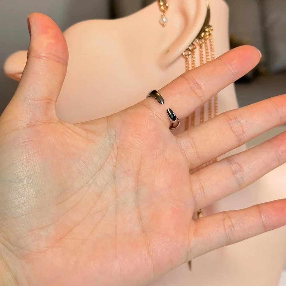 ⚜️ Elegant Silver Dome Ring